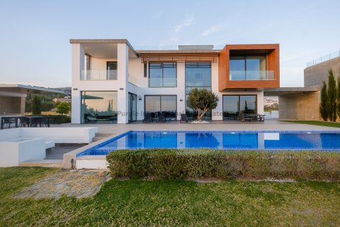 4 bedrooms Villa in Pegeia, Paphos, Cyprus No. 9617