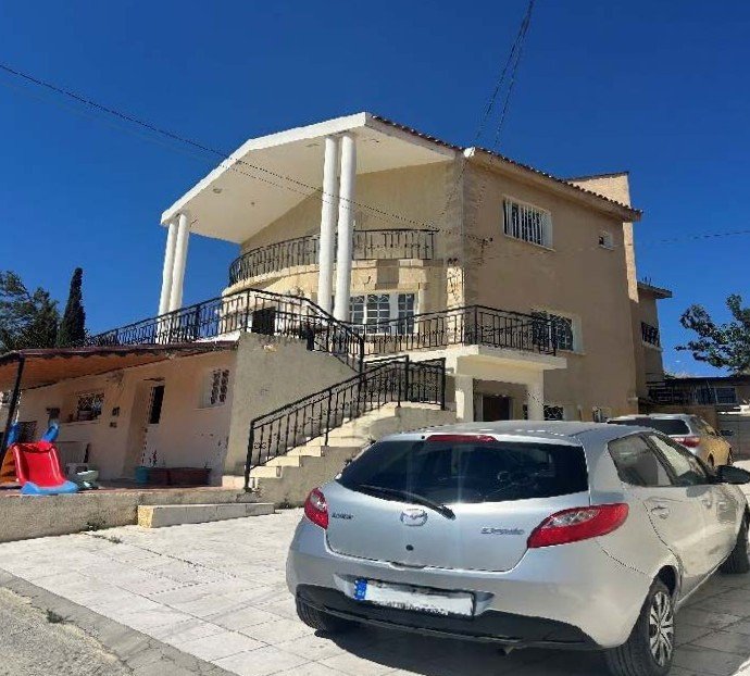 6 bedrooms Villa in Pissouri, Limassol, Cyprus No. 39102