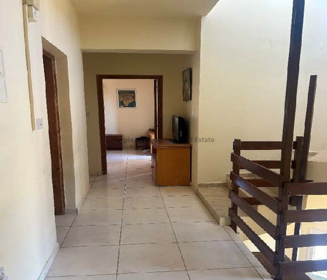 6 bedrooms Villa in Pissouri, Limassol, Cyprus No. 39102