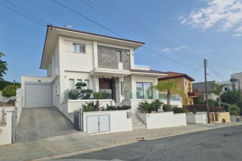 5 bedrooms Villa in Agios Athanasios, Limassol, Cyprus No. 34235