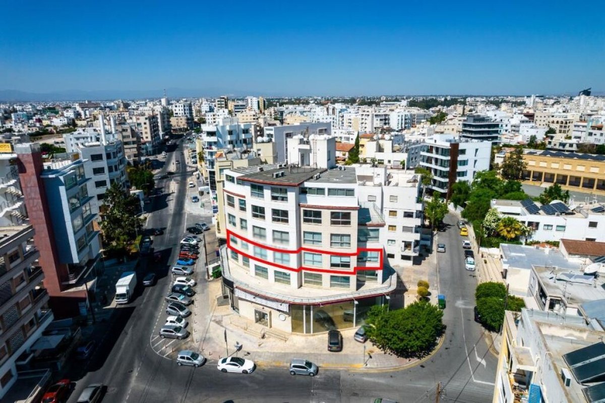 265m2 Local comercial en Nicosia, Chipre No. 37952