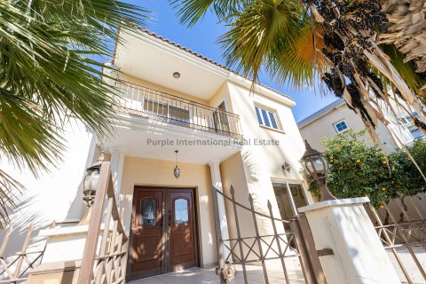 4 bedrooms Villa in Larnaca, Larnaka, Cyprus No. 39103