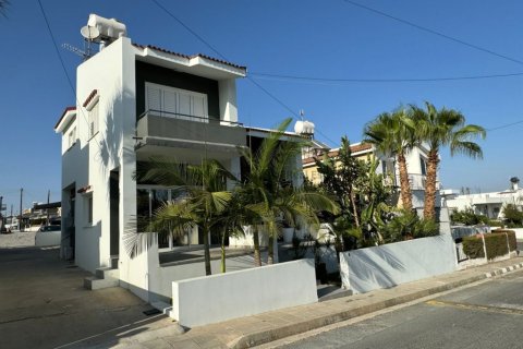 4 bedrooms Villa in Pyla, Larnaka, Cyprus No. 39042