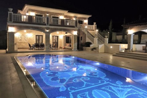 6 bedrooms Villa in Aphrodite Hills, Kouklia, Paphos, Cyprus No. 36159