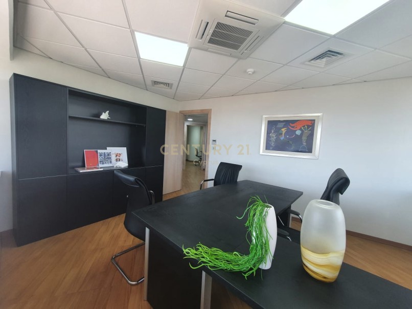 330m2 Bureau à Agios Athanasios, Limassol, Chypre No. 55481
