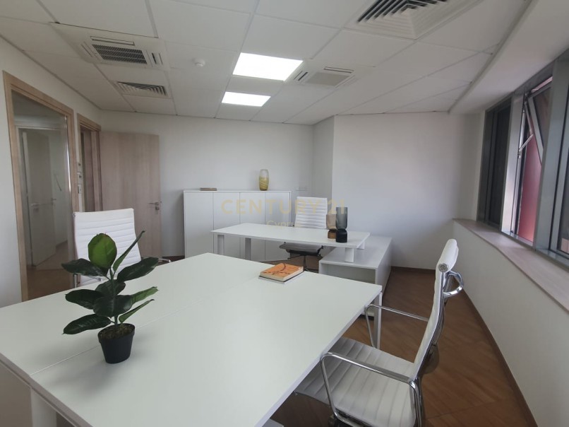 330m2 Bureau à Agios Athanasios, Limassol, Chypre No. 55481