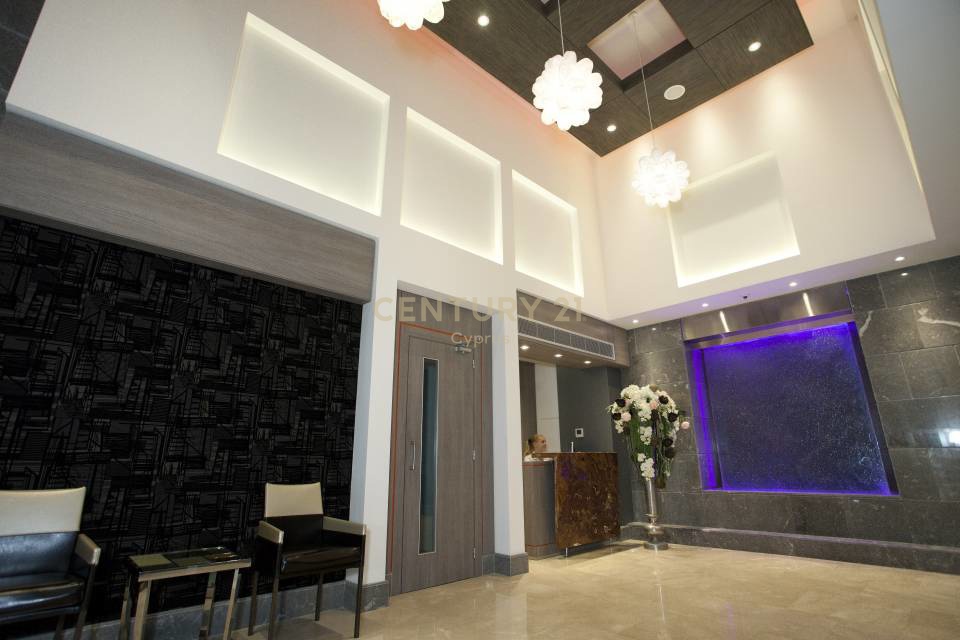 330m2 Bureau à Agios Athanasios, Limassol, Chypre No. 55481