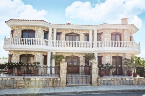 6 bedrooms Villa in Limassol, Cyprus No. 38266