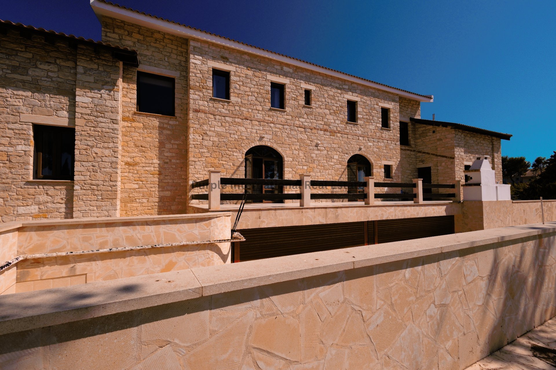 6 chambres Villa à Pervolia, Larnaka, Chypre No. 35055
