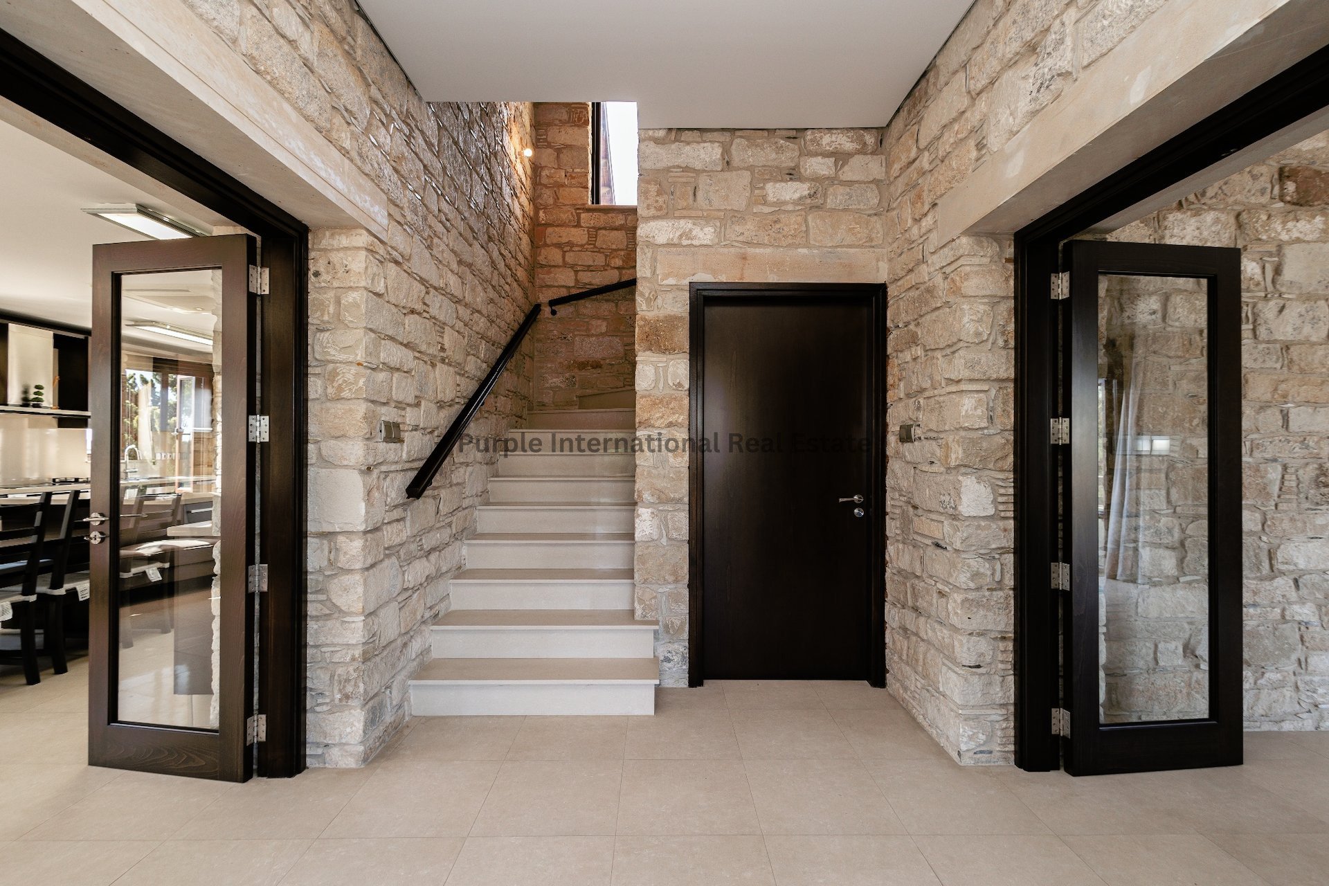 6 chambres Villa à Pervolia, Larnaka, Chypre No. 35055