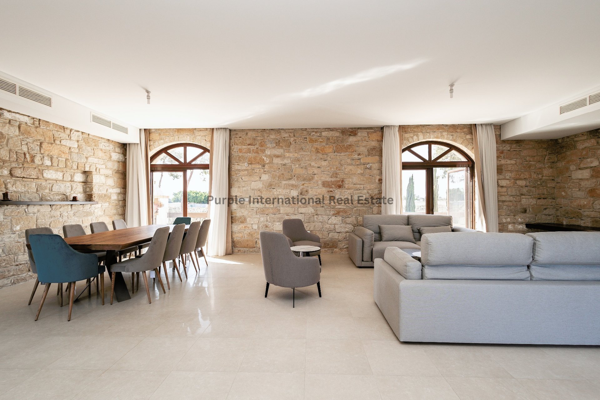 6 chambres Villa à Pervolia, Larnaka, Chypre No. 35055