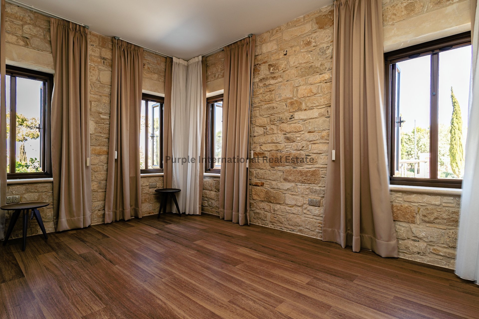 6 chambres Villa à Pervolia, Larnaka, Chypre No. 35055