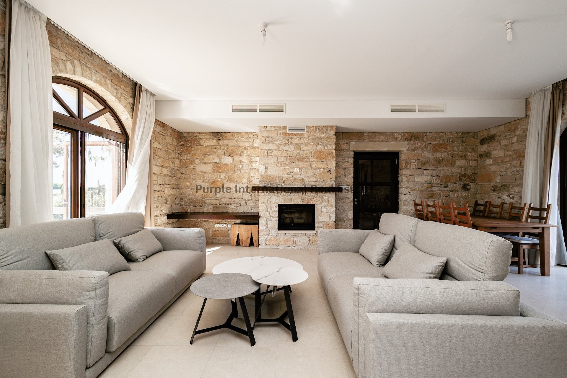 6 chambres Villa à Pervolia, Larnaka, Chypre No. 35055