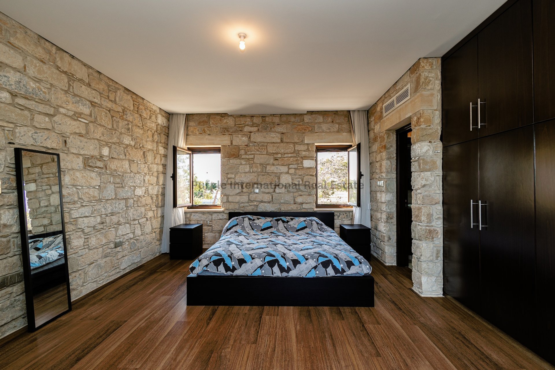 6 chambres Villa à Pervolia, Larnaka, Chypre No. 35055