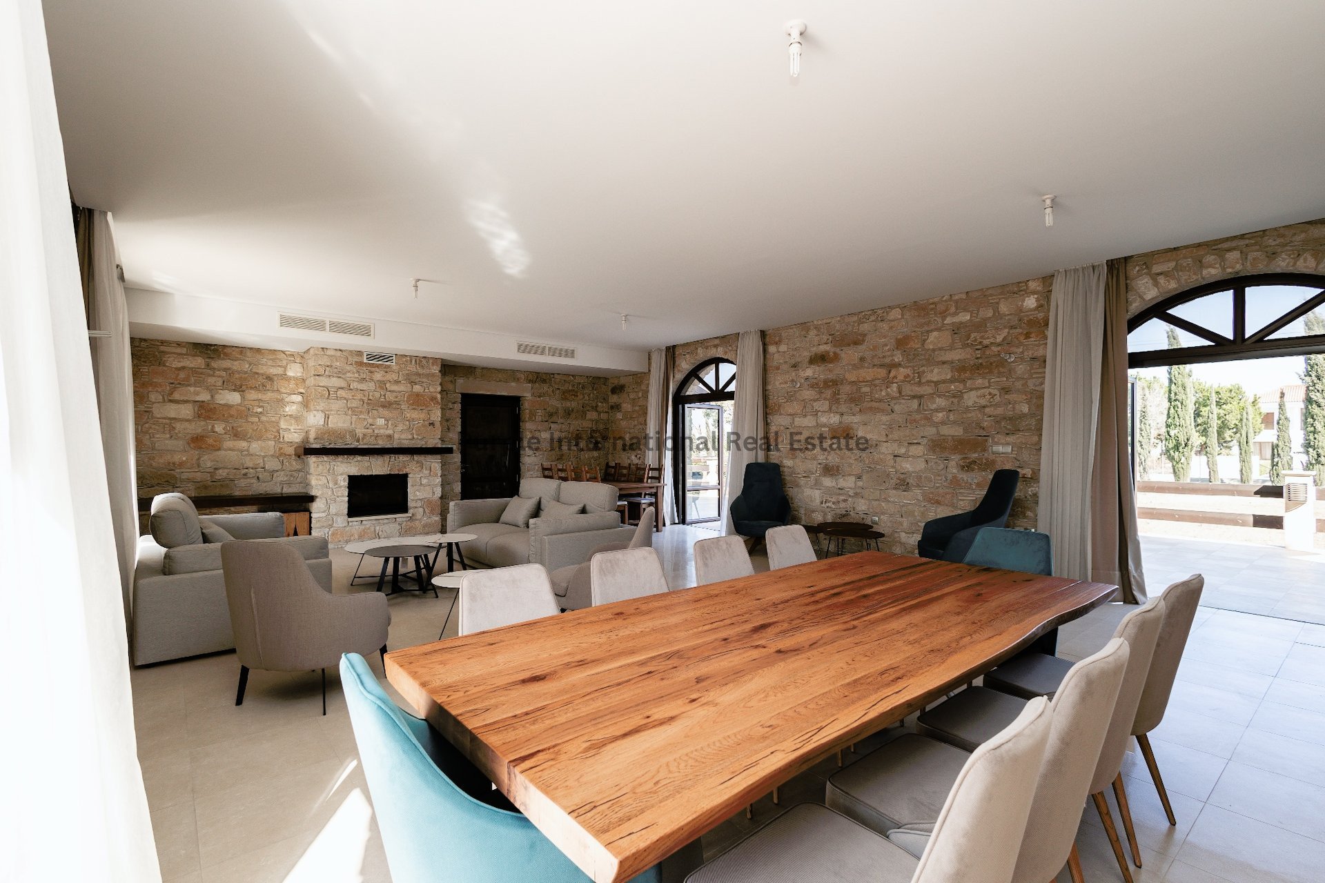 6 chambres Villa à Pervolia, Larnaka, Chypre No. 35055