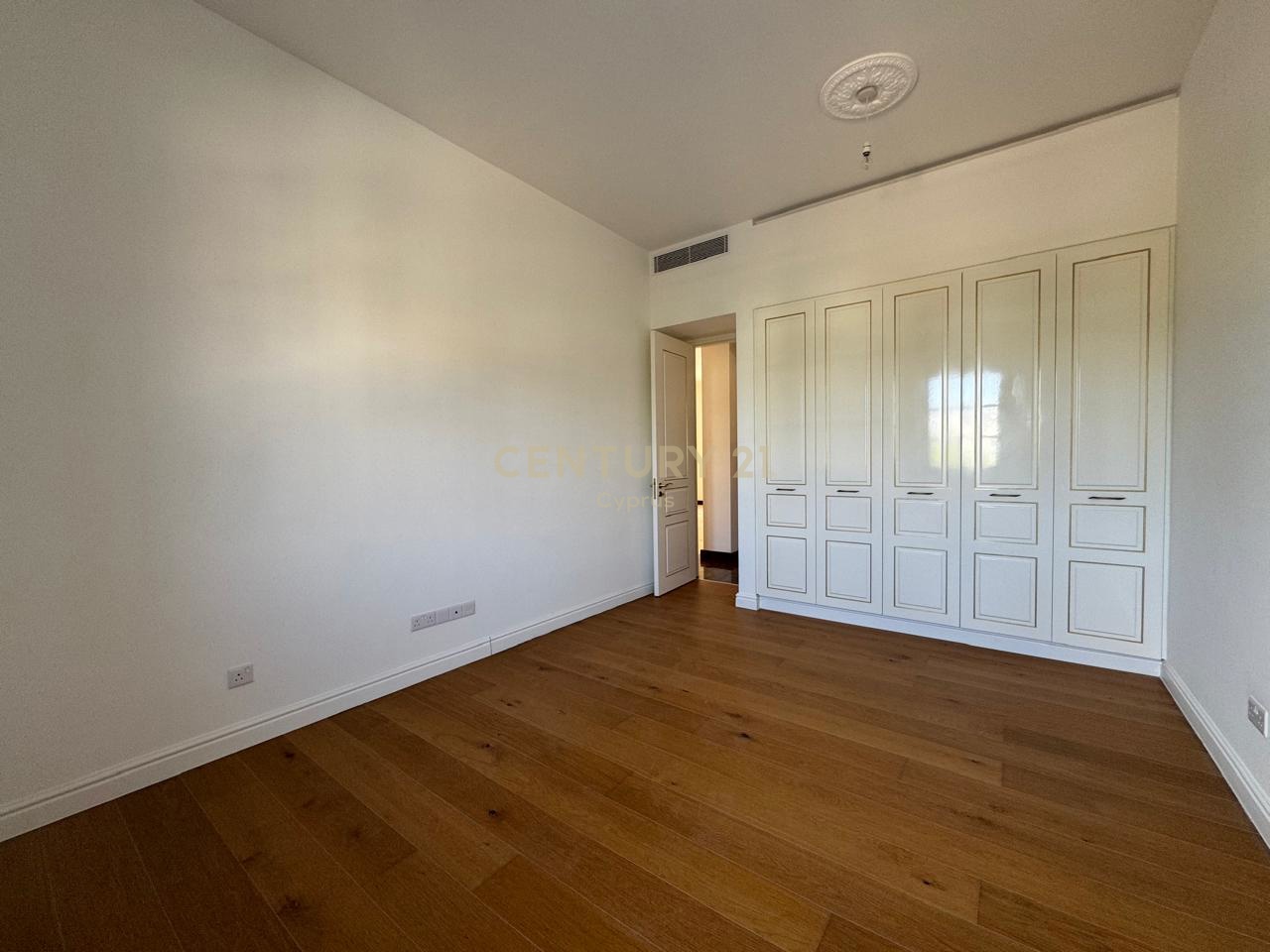 2 bedrooms Apartment in Germasogeia, Limassol, Cyprus No. 30896