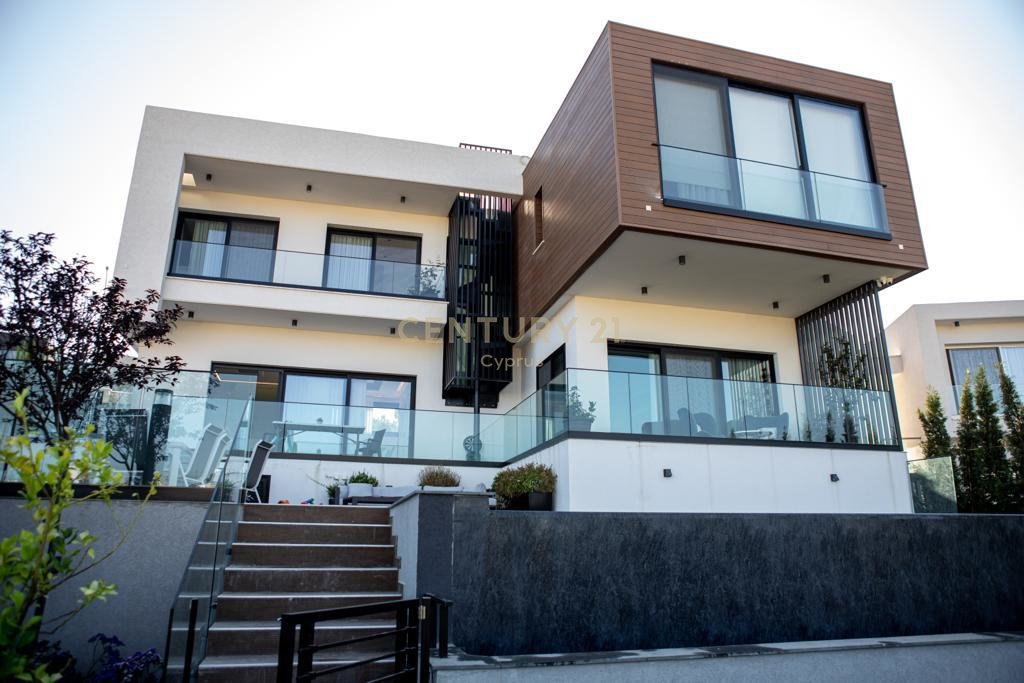 5 bedrooms Villa in Agios Athanasios, Limassol, Cyprus No. 53411
