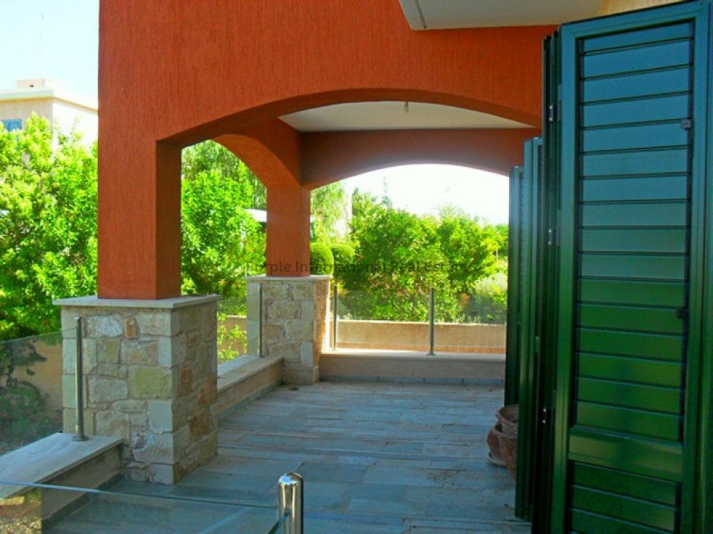 4 bedrooms Villa in Paphos, Cyprus No. 36144
