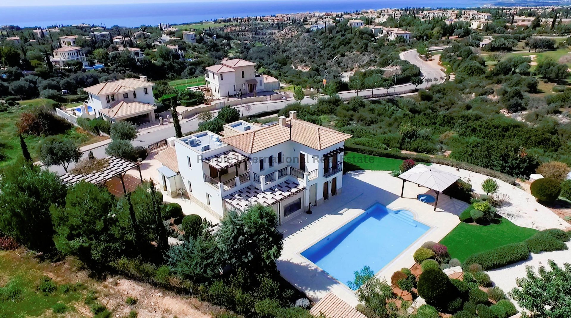 5 chambres Villa à Aphrodite Hills, Kouklia, Paphos, Chypre No. 36146