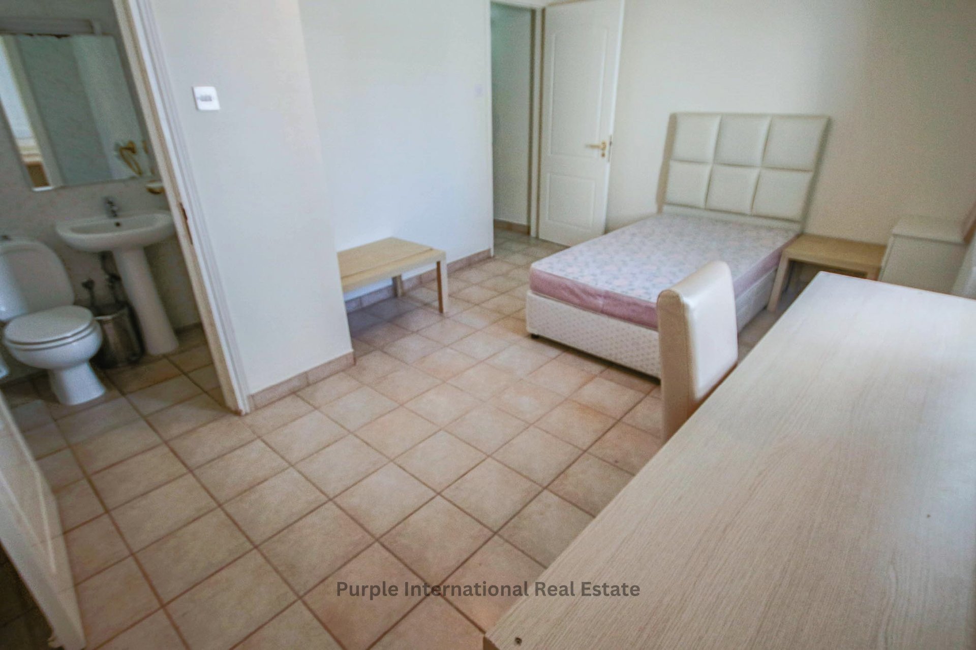 5 chambres Villa à Deryneia, Ammochostos, Chypre No. 36148