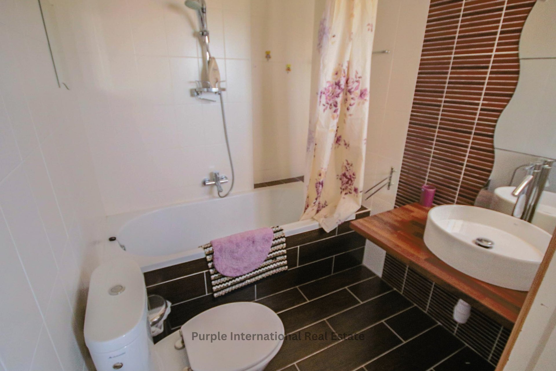 5 chambres Villa à Deryneia, Ammochostos, Chypre No. 36148