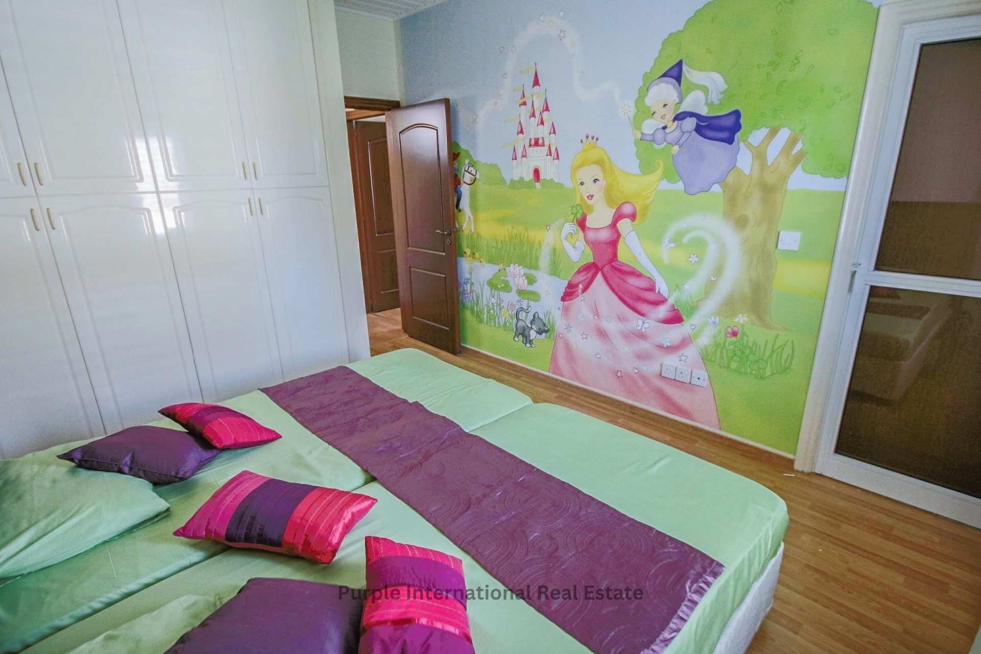 5 chambres Villa à Deryneia, Ammochostos, Chypre No. 36148