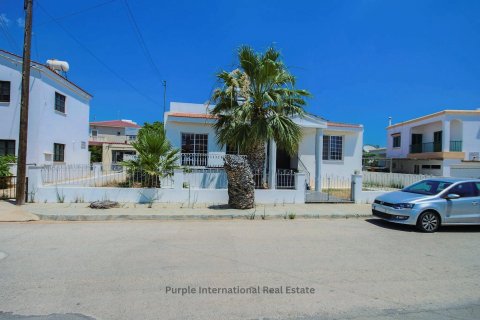 5 bedrooms Villa in Deryneia, Ammochostos, Cyprus No. 36148