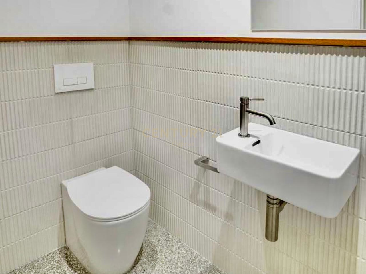 245m2 Bureau à Limassol, Chypre No. 55022