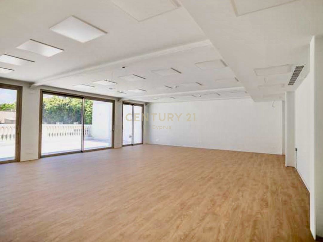 366m2 Bureau à Limassol, Chypre No. 55023