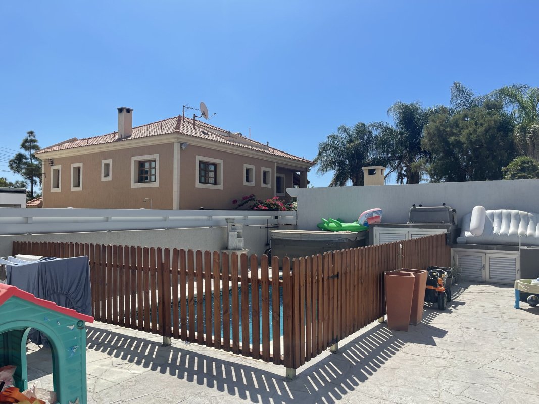4 rooms Apartment in Limassol, Cyprus No. 38954