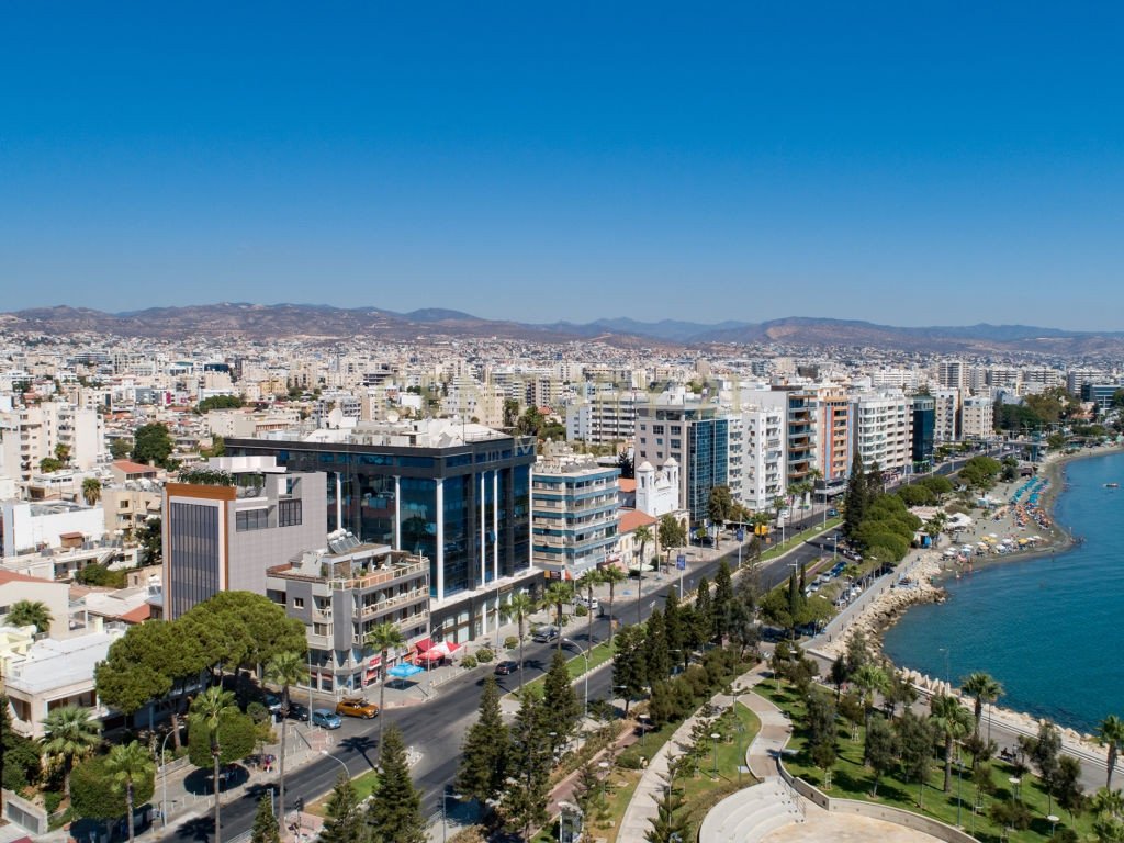829m2 Bureau à Limassol, Chypre No. 56103
