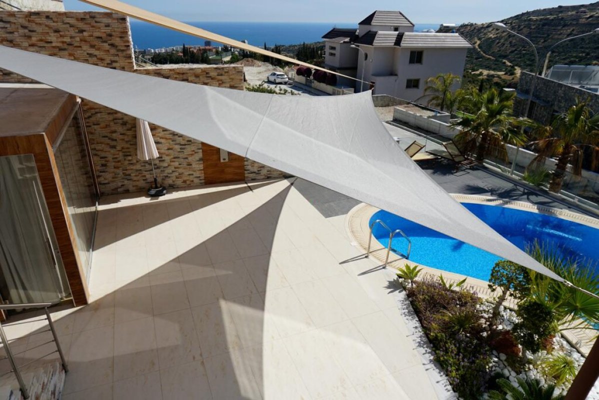 5 bedrooms Villa in Limassol, Cyprus No. 38700