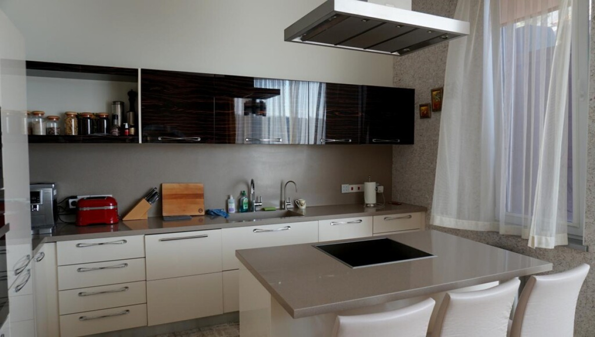 5 bedrooms Villa in Limassol, Cyprus No. 38700