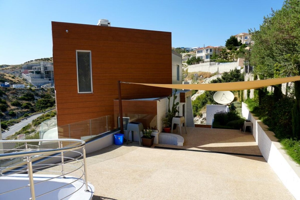 5 bedrooms Villa in Limassol, Cyprus No. 38700