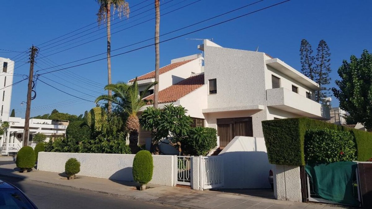 370m2 Villa in Nicosia, Cyprus No. 37915