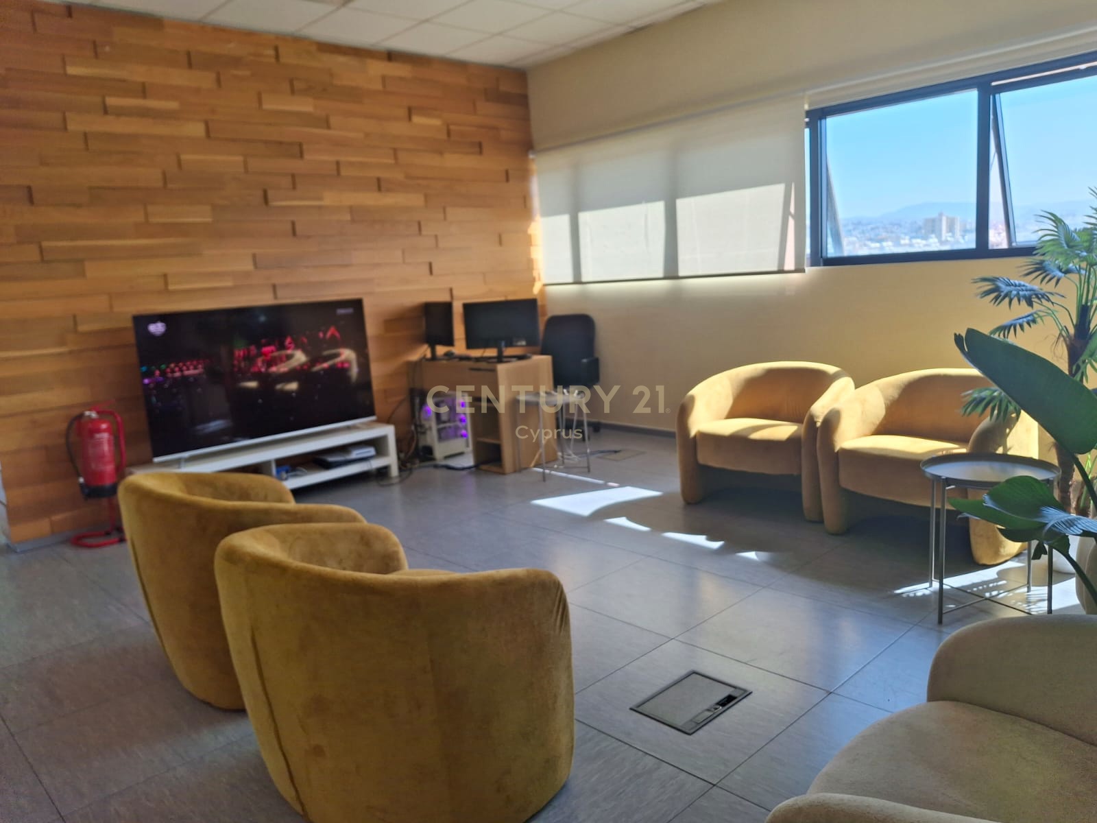 320m2 Oficina en Mesa Geitonia, Limassol, Chipre No. 54121