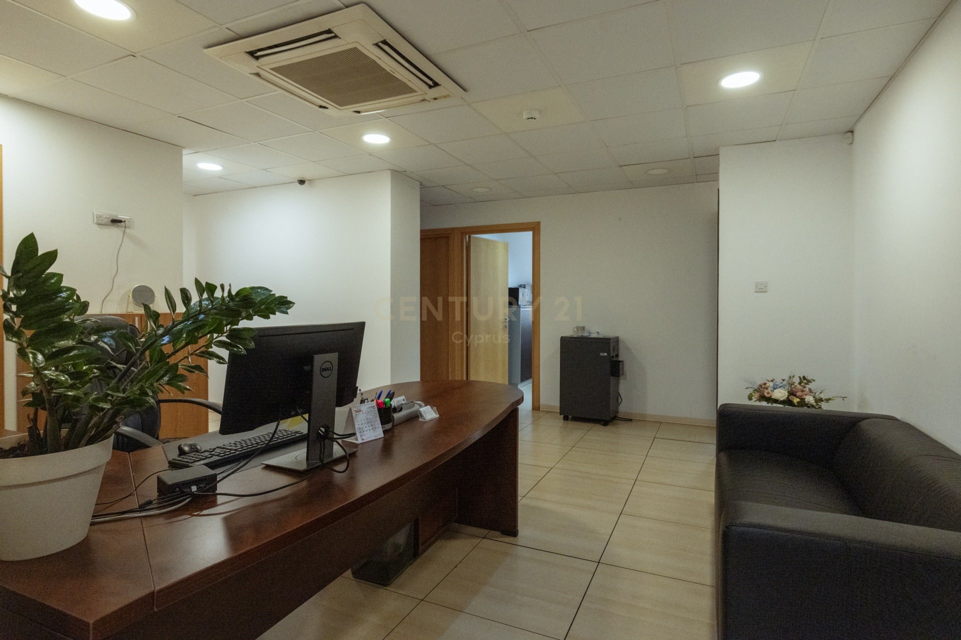 800m2 Local comercial en Limassol, Chipre No. 54120