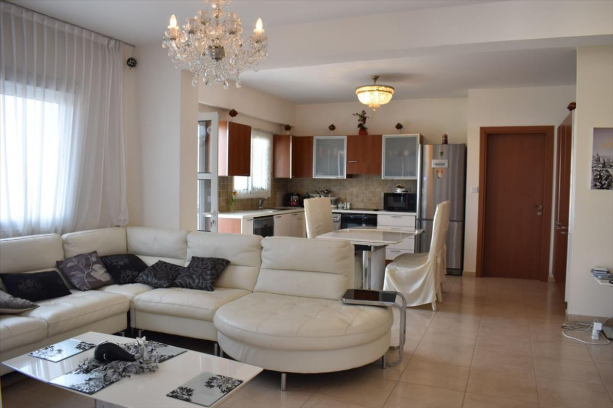 3 bedrooms Apartment in Limassol, Cyprus No. 38340