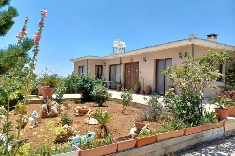 3 bedrooms Villa in Agios Therapon, Limassol, Cyprus No. 43566