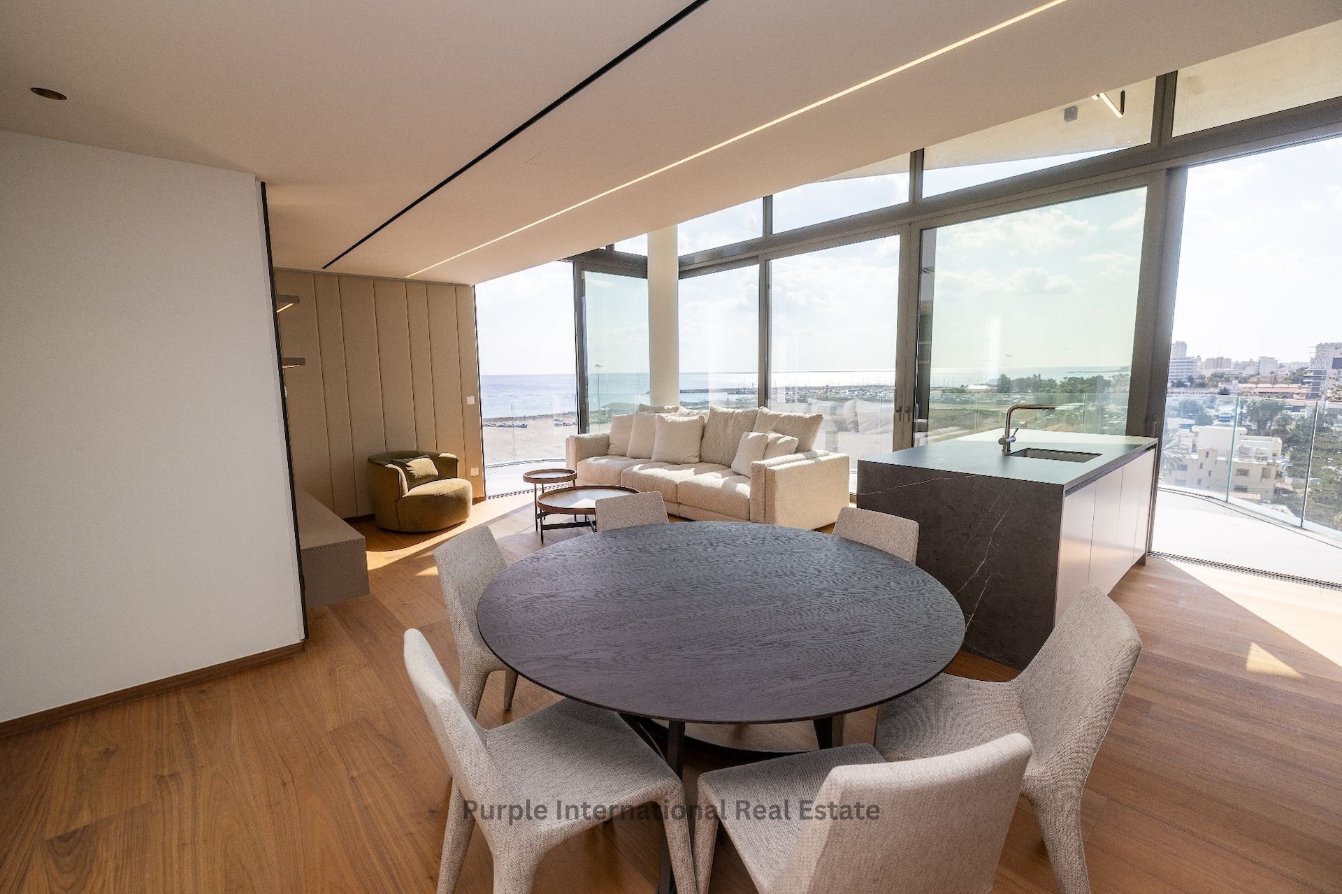 3 bedrooms Apartment in Larnaca, Larnaka, Cyprus No. 8439
