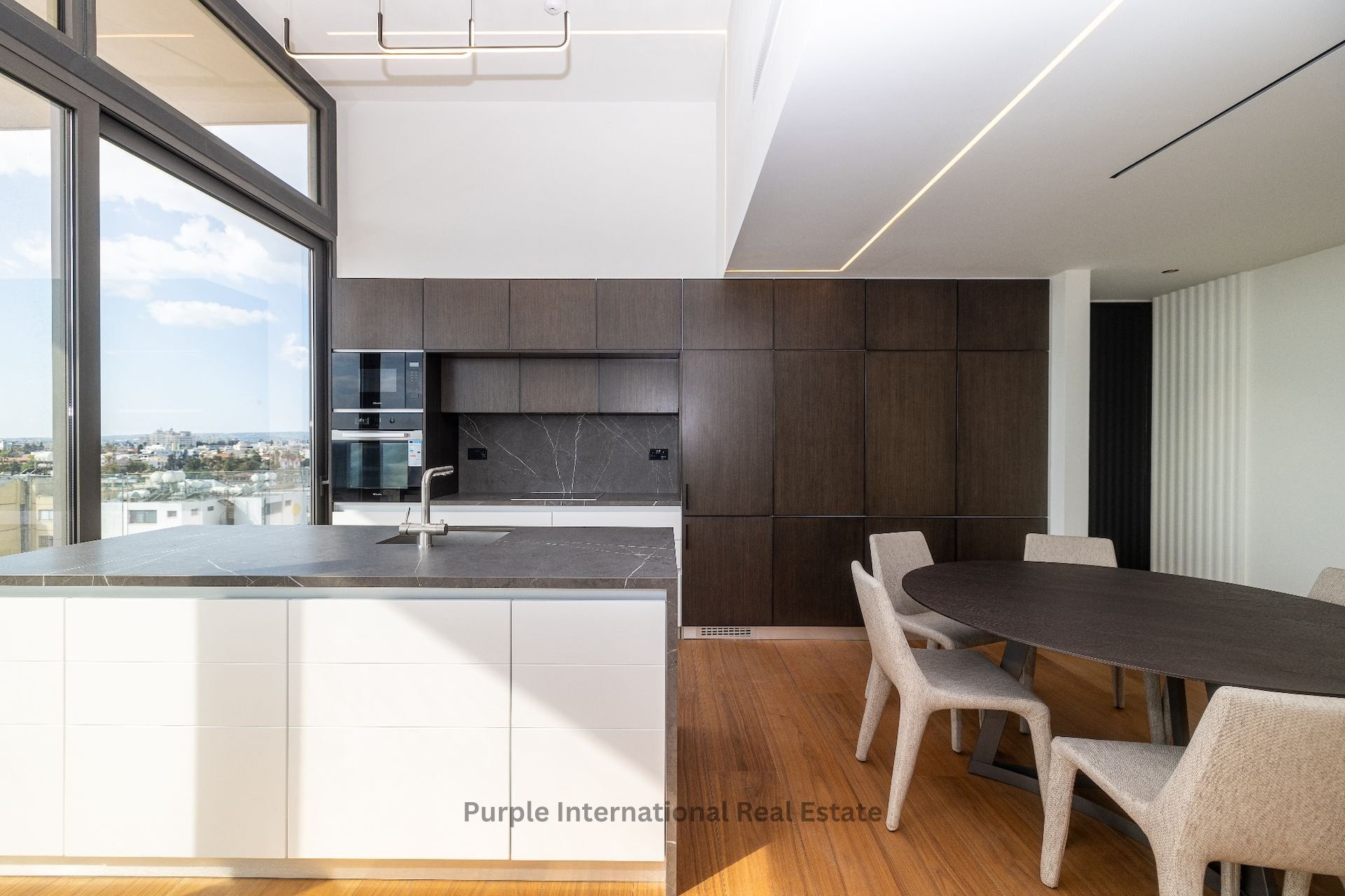 3 bedrooms Apartment in Larnaca, Larnaka, Cyprus No. 8439