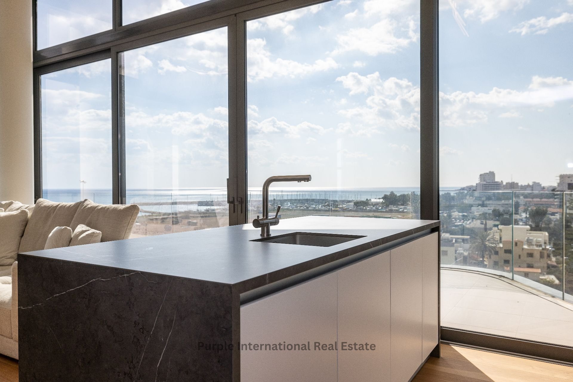 3 bedrooms Apartment in Larnaca, Larnaka, Cyprus No. 8439