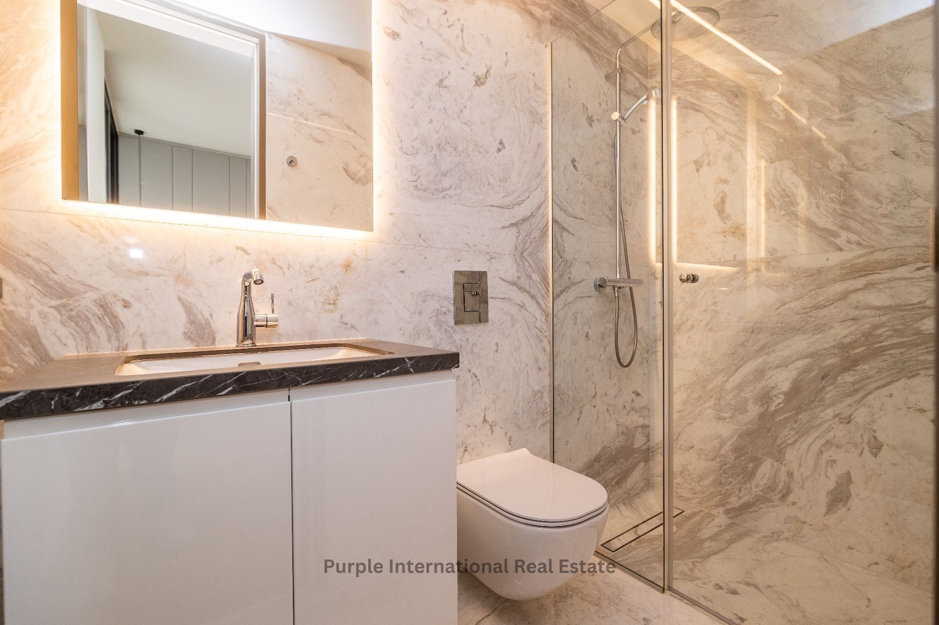 3 bedrooms Apartment in Larnaca, Larnaka, Cyprus No. 8439