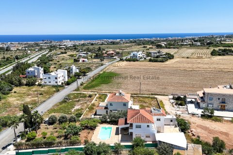 4 bedrooms Villa in Paralimni, Ammochostos, Cyprus No. 36613