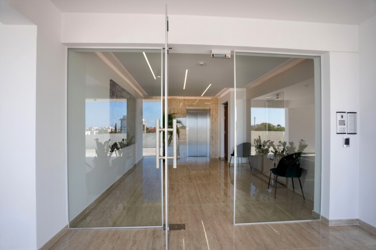 3 rooms Apartment in Larnaca, Larnaka, Cyprus No. 38948
