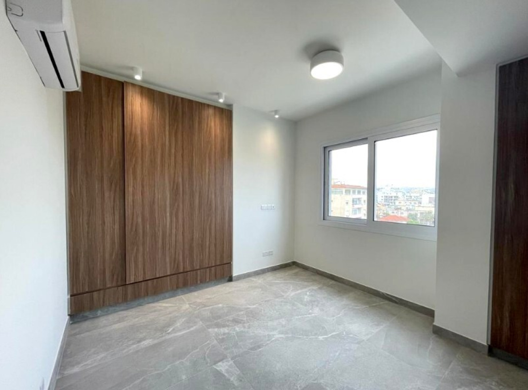 4 rooms Apartment in Nicosia, Cyprus No. 38944