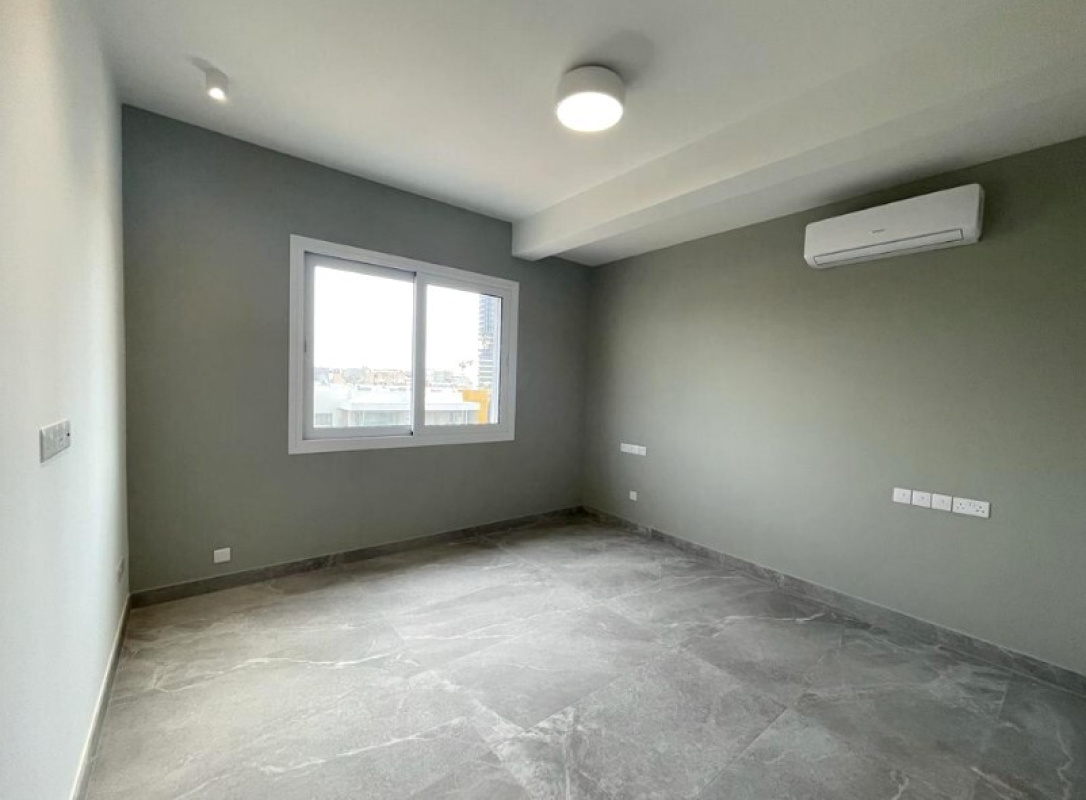 4 rooms Apartment in Nicosia, Cyprus No. 38944