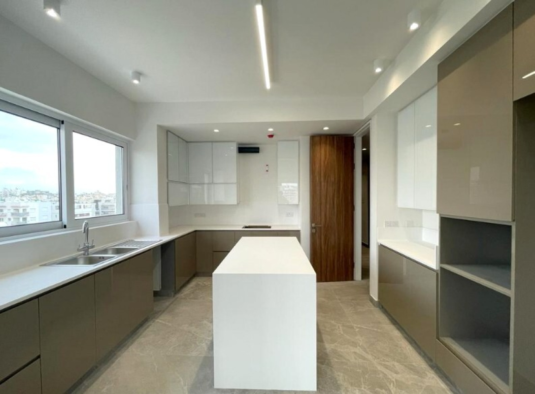 4 rooms Apartment in Nicosia, Cyprus No. 38944