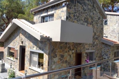4 bedrooms Villa in Moniatis, Limassol, Cyprus No. 55703