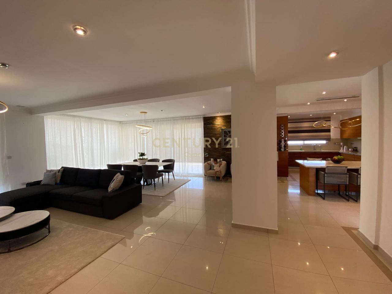 6 chambres Villa à Mesa Geitonia, Limassol, Chypre No. 56127